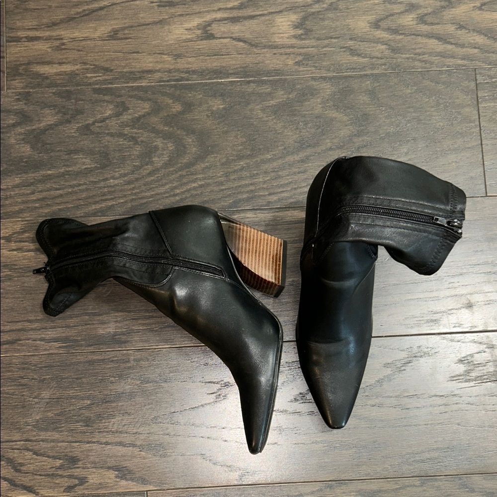 Elegant Black Heeled Boots with Wooden Accent